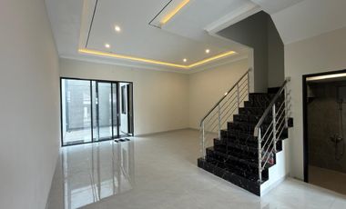 Dijual Rumah Baru 2 lantai di Manyar dekat ke Galaxy Mall, Pakuwon city Mall, ITS dan Unair