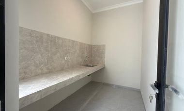 Dijual Rumah Baru 2 lantai di Manyar dekat ke Galaxy Mall, Pakuwon city Mall, ITS dan Unair