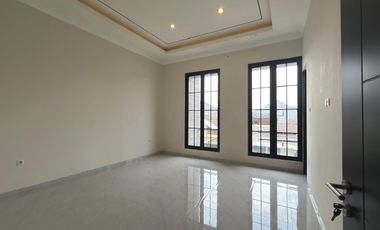 Dijual Rumah Baru 2 lantai di Manyar dekat ke Galaxy Mall, Pakuwon city Mall, ITS dan Unair