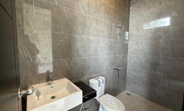 Dijual Rumah Baru 2 lantai di Manyar dekat ke Galaxy Mall, Pakuwon city Mall, ITS dan Unair