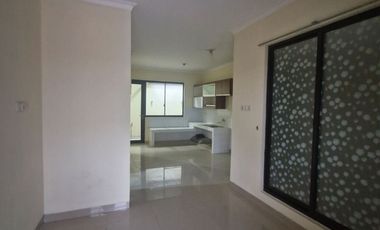 Di Sewakan Rumah di Casa Jardin Jakarta Barat