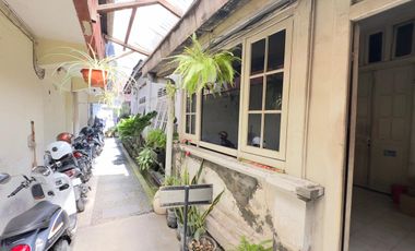 RUMAH DAN RUANG USAHA DIJUAL DI SOLO KOTA DEKAT PASAR NONGKO, STASIUN BALAPAN