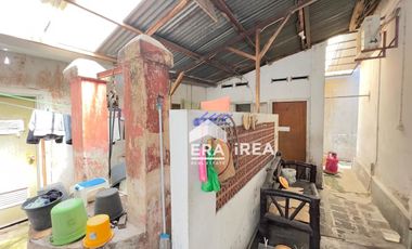 RUMAH DAN RUANG USAHA DIJUAL DI SOLO KOTA DEKAT PASAR NONGKO, STASIUN BALAPAN