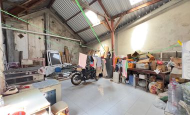 RUMAH DAN RUANG USAHA DIJUAL DI SOLO KOTA DEKAT PASAR NONGKO, STASIUN BALAPAN