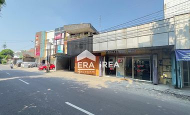 RUMAH DAN RUANG USAHA DIJUAL DI SOLO KOTA DEKAT PASAR NONGKO, STASIUN BALAPAN