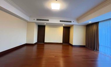 4 BR semifurnished unit for lease