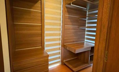 4 BR semifurnished unit for lease