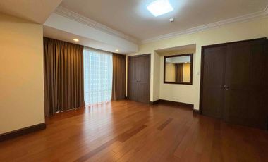 4 BR semifurnished unit for lease