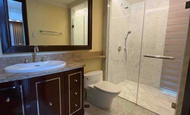 4 BR semifurnished unit for lease