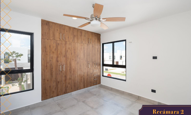 Casa en venta 4 recámaras en privada residencial al norte de Mérida