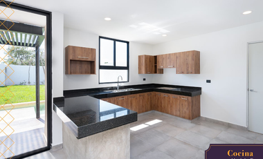 Casa en venta 4 recámaras en privada residencial al norte de Mérida