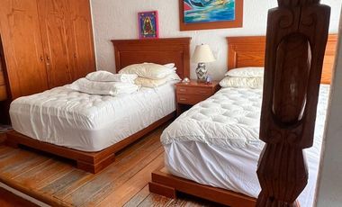 VENDO CASA EN CUERNAVACA, ZONA DORADA, EN CONDOMINIO, AMENIDADES Y SEGURIDAD TOTAL.