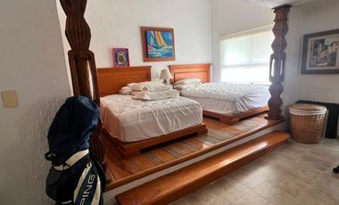 VENDO CASA EN CUERNAVACA, ZONA DORADA, EN CONDOMINIO, AMENIDADES Y SEGURIDAD TOTAL.