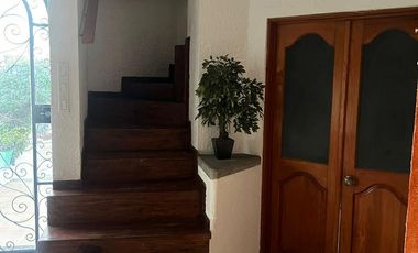 VENDO CASA EN CUERNAVACA, ZONA DORADA, EN CONDOMINIO, AMENIDADES Y SEGURIDAD TOTAL.