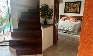 VENDO CASA EN CUERNAVACA, ZONA DORADA, EN CONDOMINIO, AMENIDADES Y SEGURIDAD TOTAL.