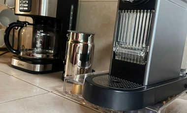 VENDO CASA EN CUERNAVACA, ZONA DORADA, EN CONDOMINIO, AMENIDADES Y SEGURIDAD TOTAL.