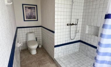 VENDO CASA EN CUERNAVACA, ZONA DORADA, EN CONDOMINIO, AMENIDADES Y SEGURIDAD TOTAL.