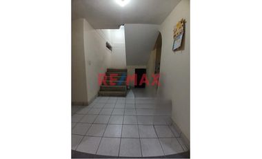 Hermosa Casa De 2 Pisos En Venta En La Urb Santa Ana De 203 Mts 2//ID: 1152111