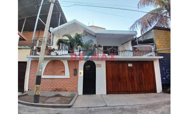 Hermosa Casa De 2 Pisos En Venta En La Urb Santa Ana De 203 Mts 2//ID: 1152111