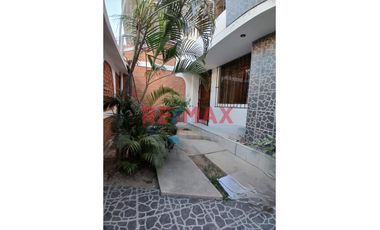 Hermosa Casa De 2 Pisos En Venta En La Urb Santa Ana De 203 Mts 2//ID: 1152111