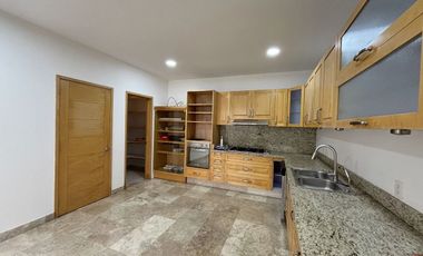 Renta de casa en Residencial Bosque de Sauces