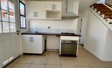 Hoddepropiedades Arrienda Casa en casablanca