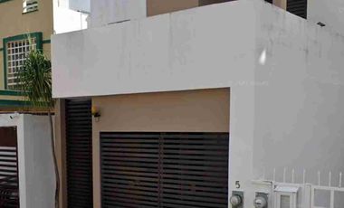 Hermosa Casa en Venta en Cataluña , Cancún, Quintana Roo