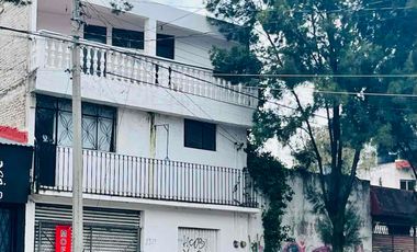 Venta de Casa con Local Comercial o Taller