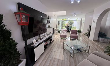 VENDO CASA 2 PISOS + AZOTEA 176m2 - AMPLIA FRENTE A PARQUE-Los Cedros de Villa – Chorrillos