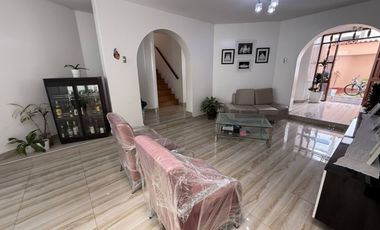 VENDO CASA 2 PISOS + AZOTEA 176m2 - AMPLIA FRENTE A PARQUE-Los Cedros de Villa – Chorrillos