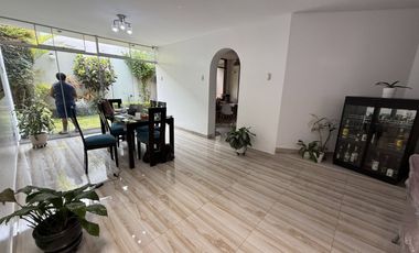 VENDO CASA 2 PISOS + AZOTEA 176m2 - AMPLIA FRENTE A PARQUE-Los Cedros de Villa – Chorrillos