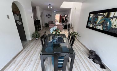 VENDO CASA 2 PISOS + AZOTEA 176m2 - AMPLIA FRENTE A PARQUE-Los Cedros de Villa – Chorrillos