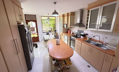 VENDO CASA 2 PISOS + AZOTEA 176m2 - AMPLIA FRENTE A PARQUE-Los Cedros de Villa – Chorrillos