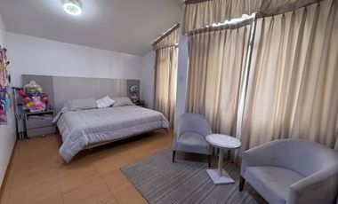 VENDO CASA 2 PISOS + AZOTEA 176m2 - AMPLIA FRENTE A PARQUE-Los Cedros de Villa – Chorrillos