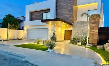 RESIDENCIA DE LUJO EN VENTA CON EQUIPAMIENTO DE PRIMERA Y PANELES SOLARES