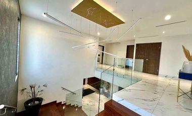 RESIDENCIA DE LUJO EN VENTA CON EQUIPAMIENTO DE PRIMERA Y PANELES SOLARES
