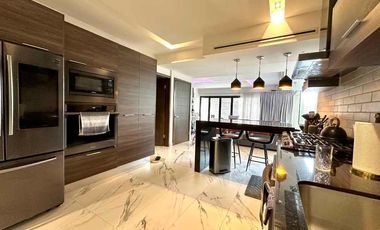 RESIDENCIA DE LUJO EN VENTA CON EQUIPAMIENTO DE PRIMERA Y PANELES SOLARES