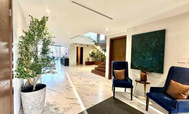 RESIDENCIA DE LUJO EN VENTA CON EQUIPAMIENTO DE PRIMERA Y PANELES SOLARES