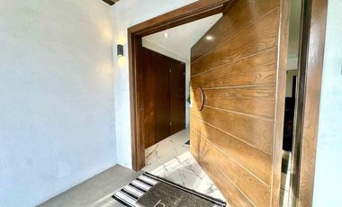 RESIDENCIA DE LUJO EN VENTA CON EQUIPAMIENTO DE PRIMERA Y PANELES SOLARES