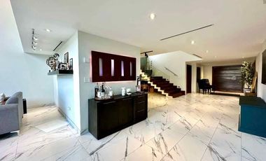 RESIDENCIA DE LUJO EN VENTA CON EQUIPAMIENTO DE PRIMERA Y PANELES SOLARES