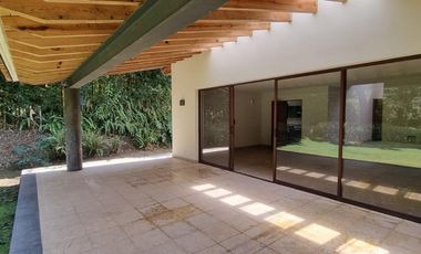 GRAN UBICACION DE ESTA CASA EN VENTA Y RENTA