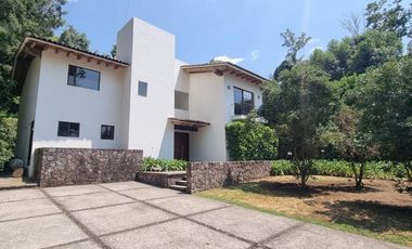 GRAN UBICACION DE ESTA CASA EN VENTA Y RENTA