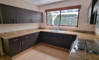GRAN UBICACION DE ESTA CASA EN VENTA Y RENTA