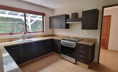 GRAN UBICACION DE ESTA CASA EN VENTA Y RENTA