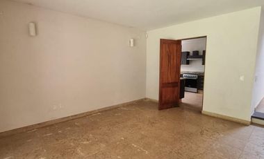 GRAN UBICACION DE ESTA CASA EN VENTA Y RENTA