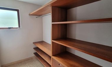 GRAN UBICACION DE ESTA CASA EN VENTA Y RENTA