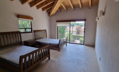 GRAN UBICACION DE ESTA CASA EN VENTA Y RENTA