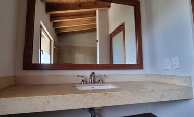 GRAN UBICACION DE ESTA CASA EN VENTA Y RENTA