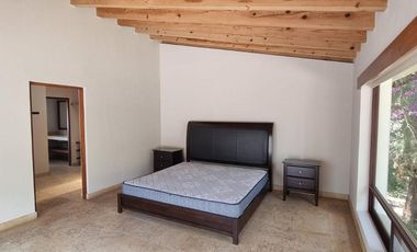 GRAN UBICACION DE ESTA CASA EN VENTA Y RENTA