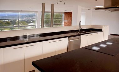 ✨ Exclusivo Dúplex de 203 m² con Vista al Valle en Cumbayá